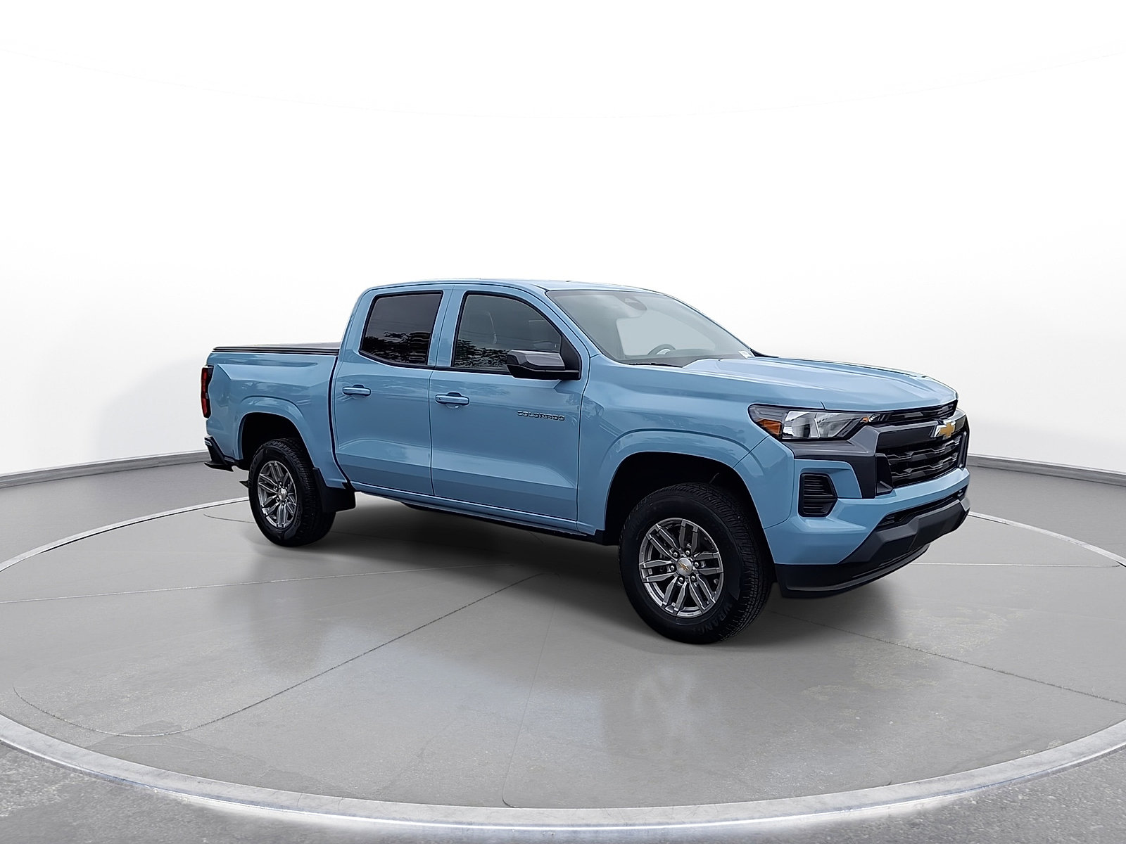 Used 2026 Chevrolet Colorado LT RWD image 2