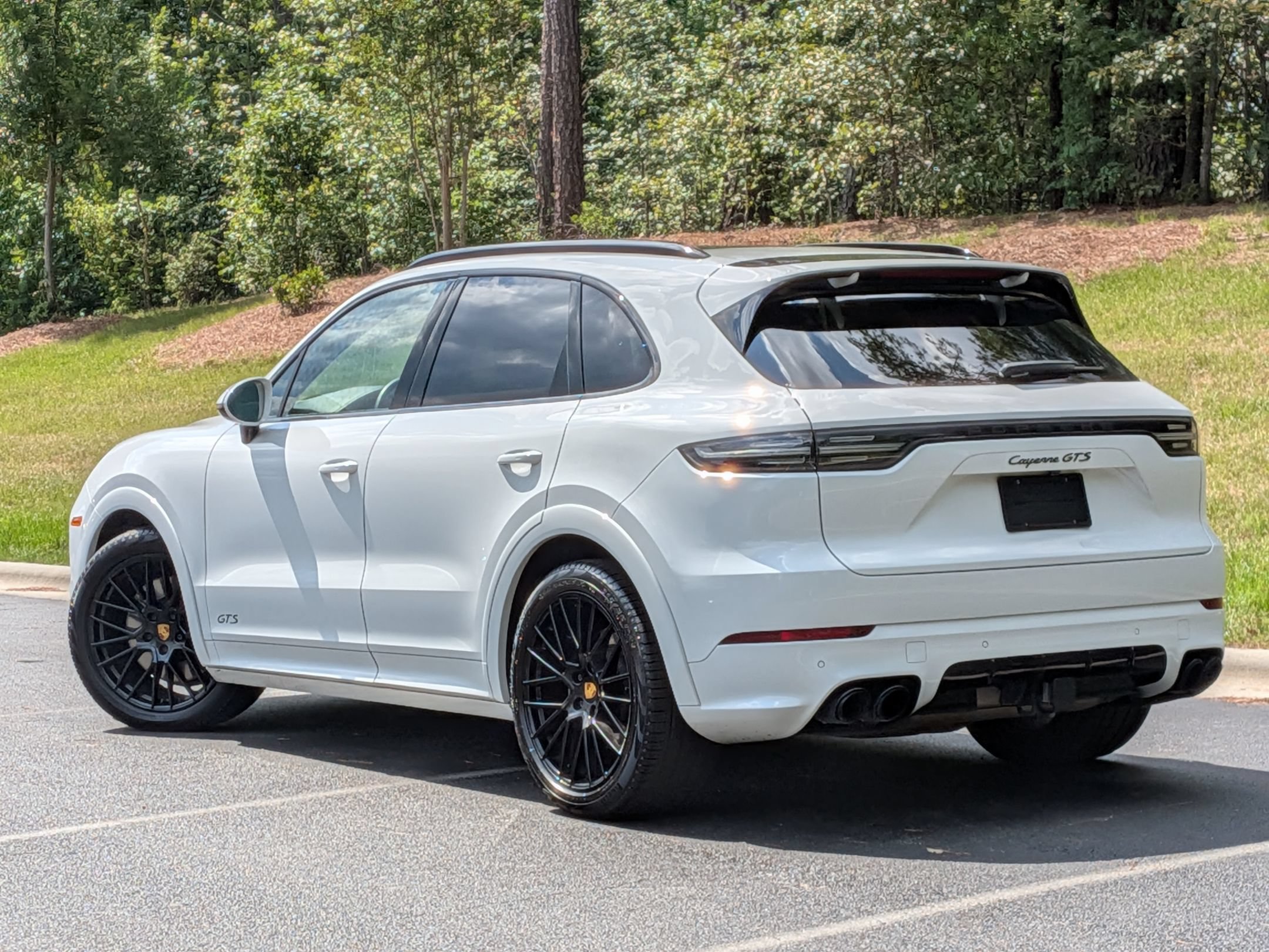 Certified 2023 Porsche Cayenne GTS AWD/4WD image 3