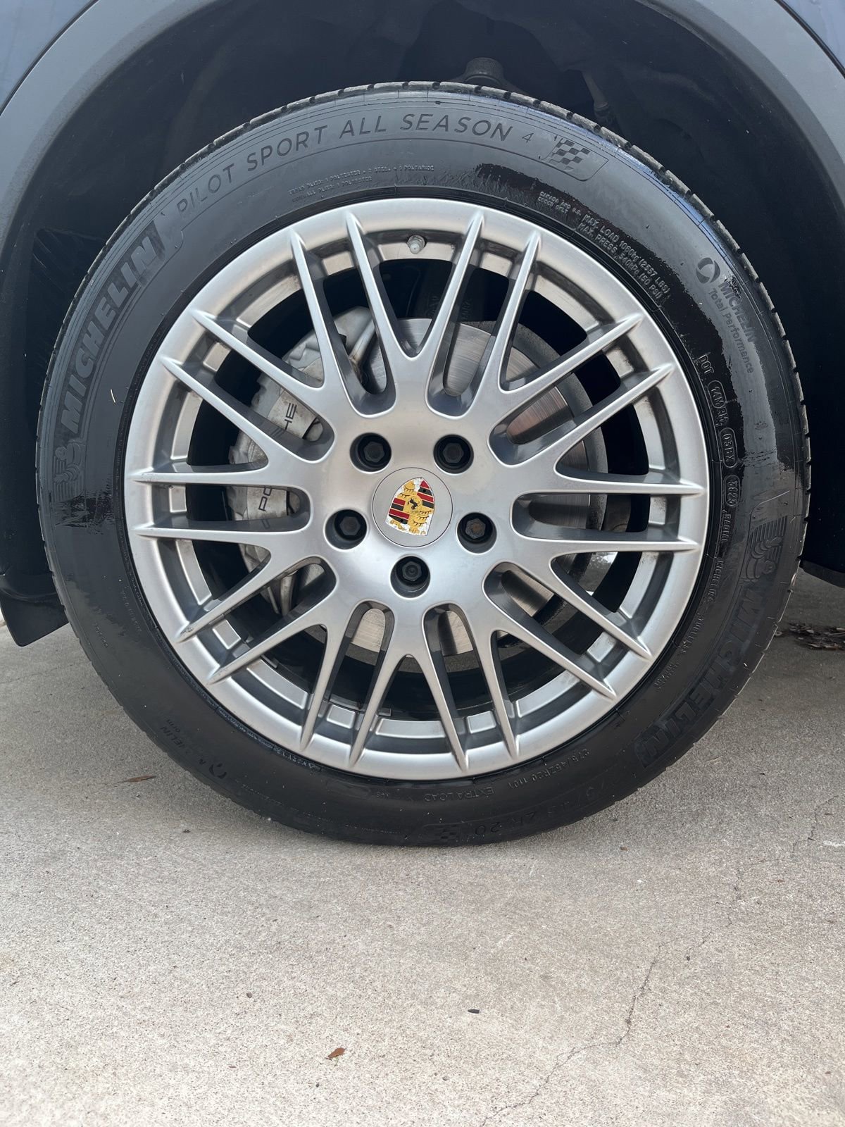 Used 2018 Porsche Cayenne S w/ Premium Package Plus AWD/4WD image 25
