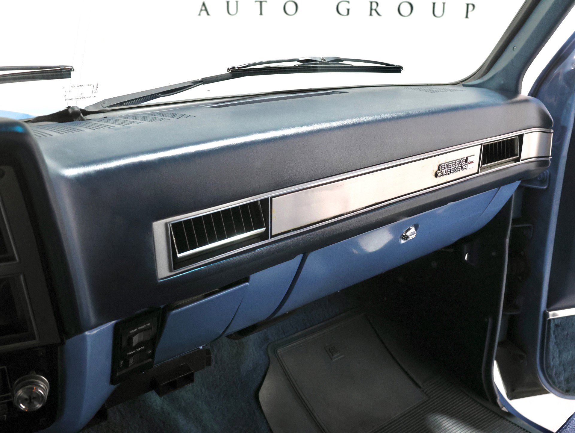 Used 1987 GMC Suburban 2WD image 88