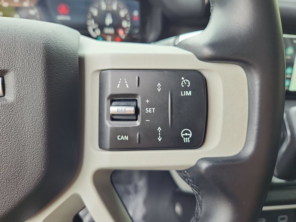 Used 2022 Land Rover Defender 90 X-Dynamic S AWD/4WD image 18