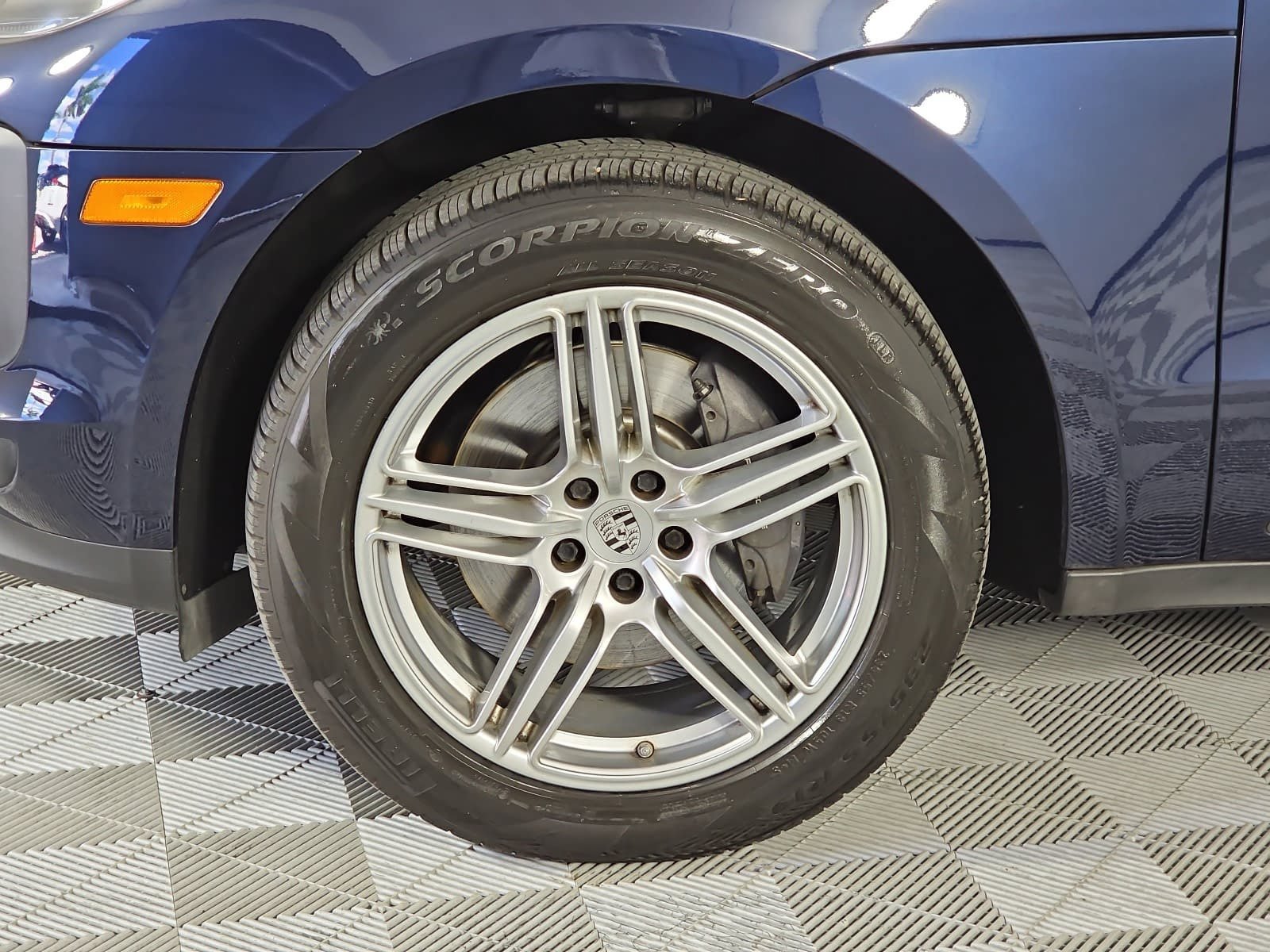 Used 2020 Porsche Macan AWD/4WD image 10
