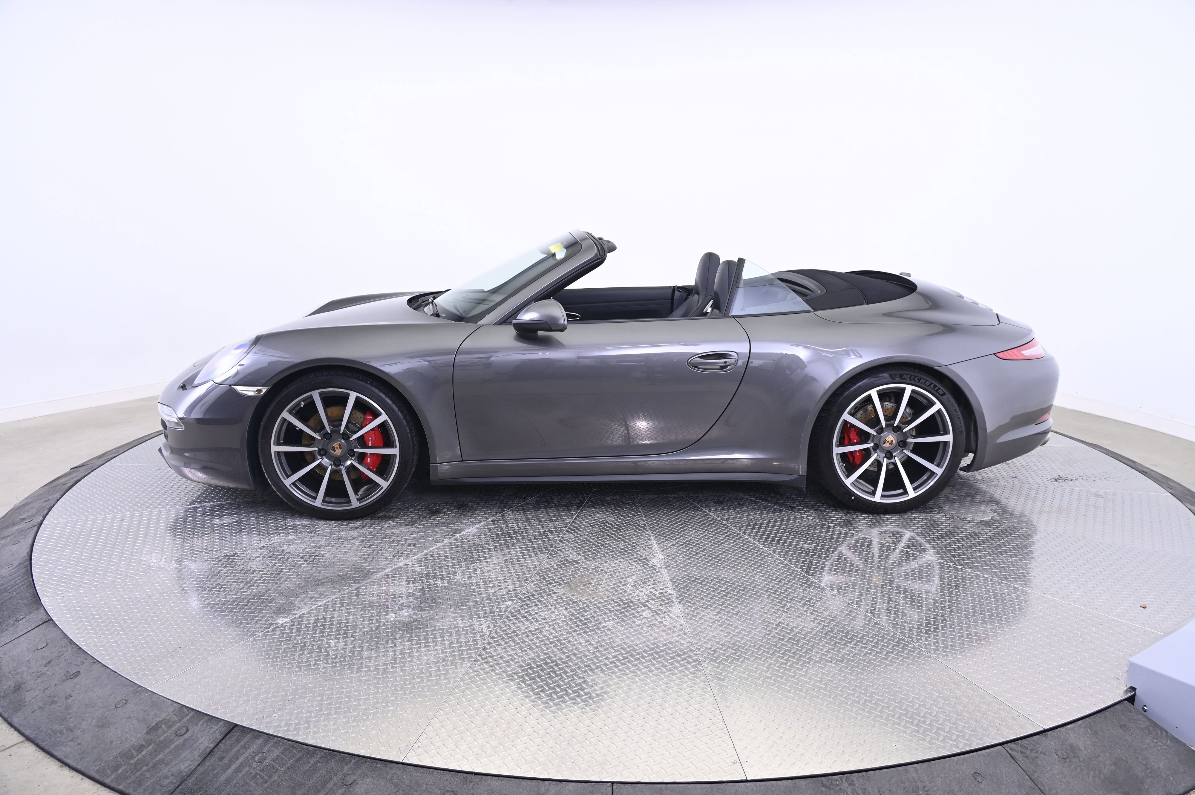 Used 2014 Porsche 911 Carrera 4S image 2