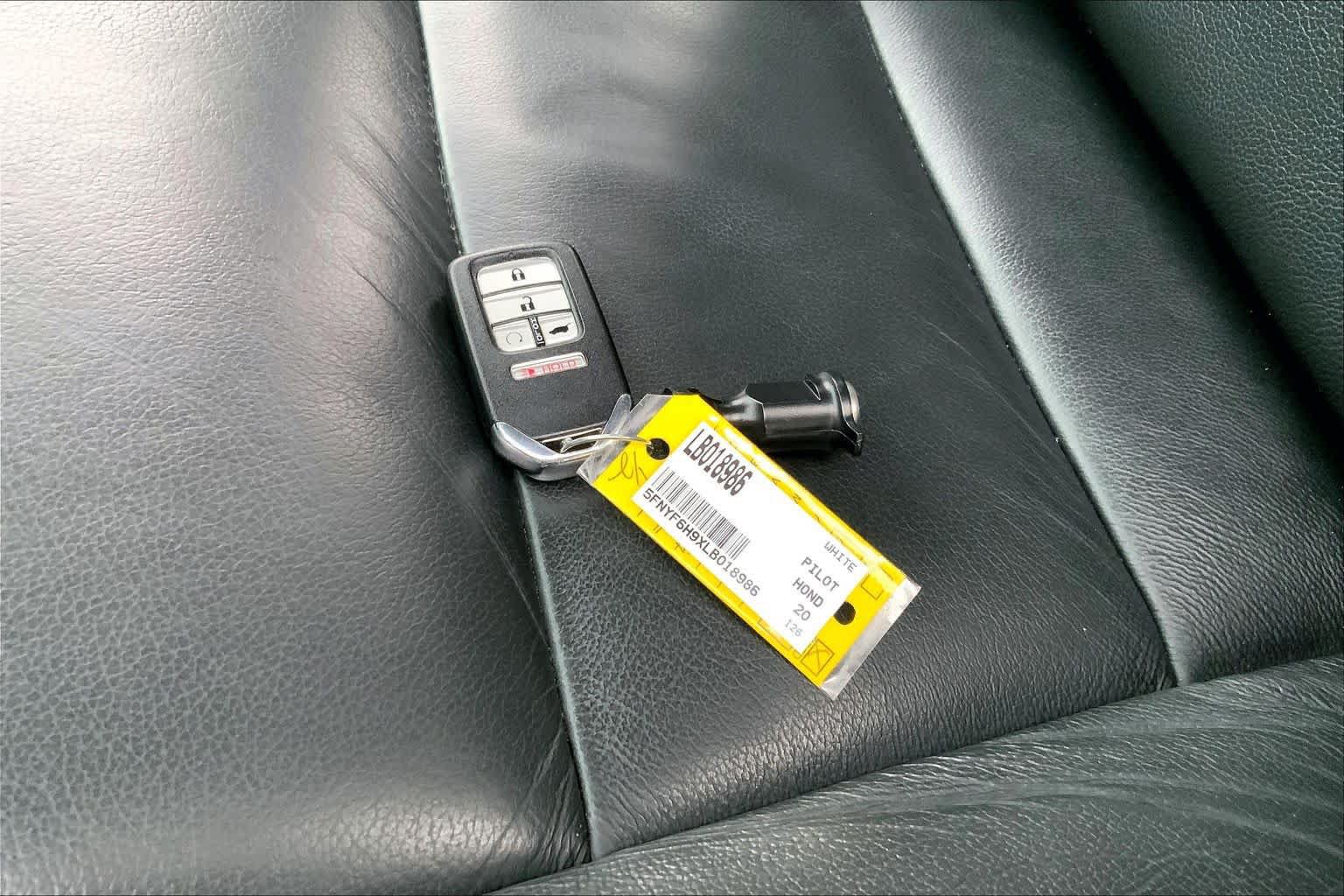 Certified 2020 Honda Pilot Touring image 15
