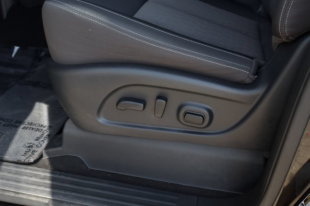 Used 2024 Nissan Titan SV w/ SV Bronze Edition Package AWD/4WD image 21