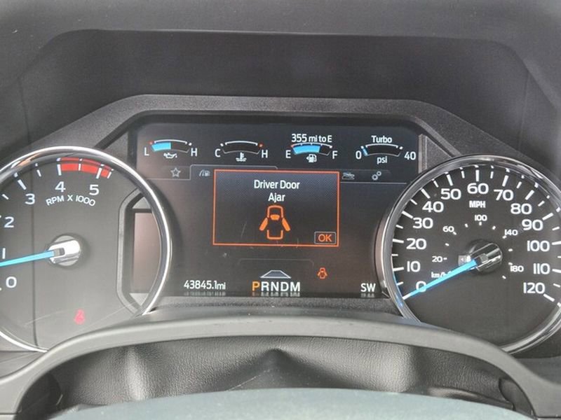 Used 2022 Ford F350 Platinum w/ Tremor Off-Road Package AWD/4WD image 38