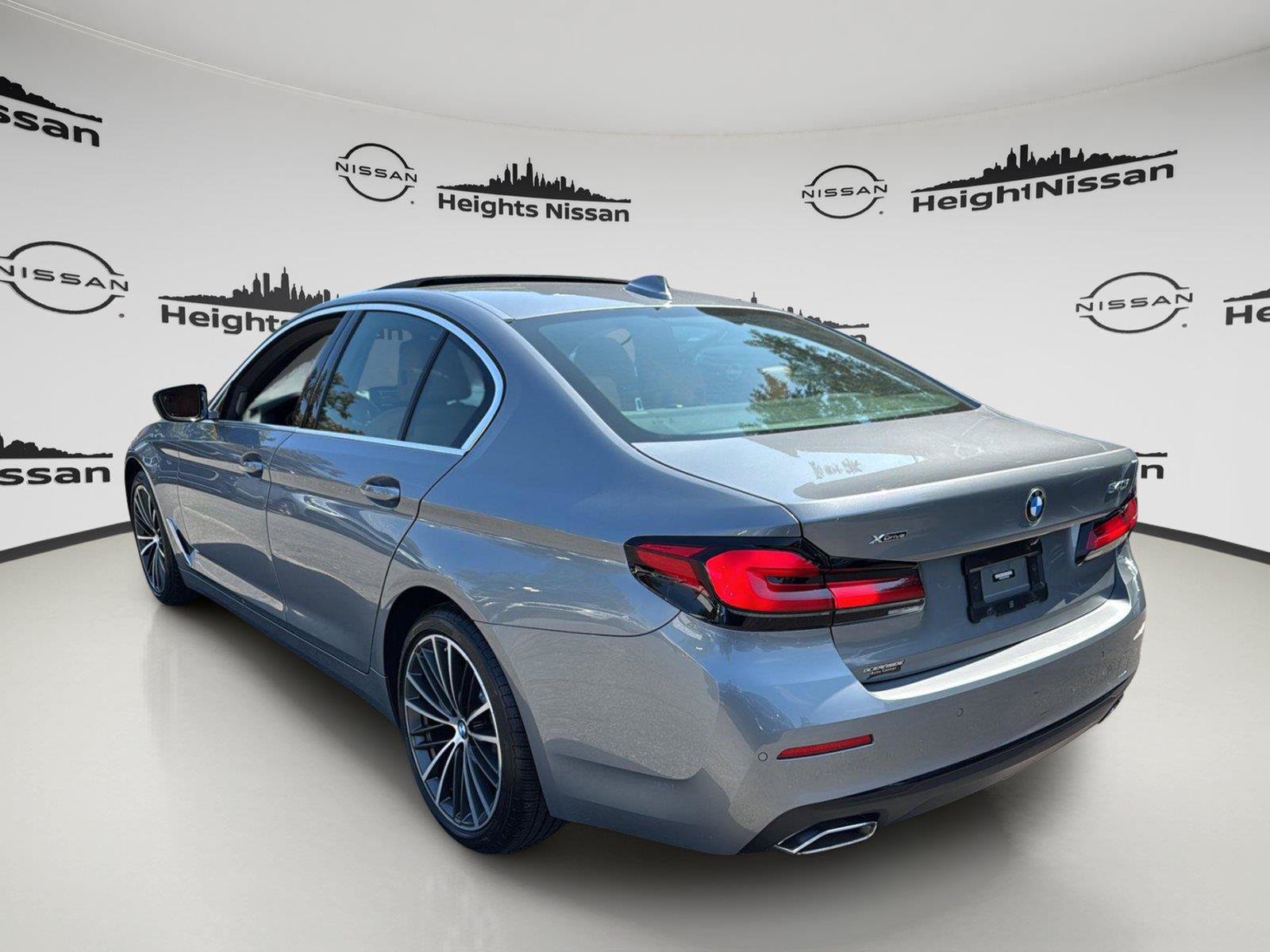 Used 2023 BMW 540i xDrive w/ Premium Package AWD/4WD image 4
