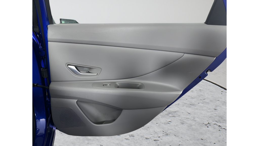Used 2025 Hyundai Elantra SEL FWD image 13