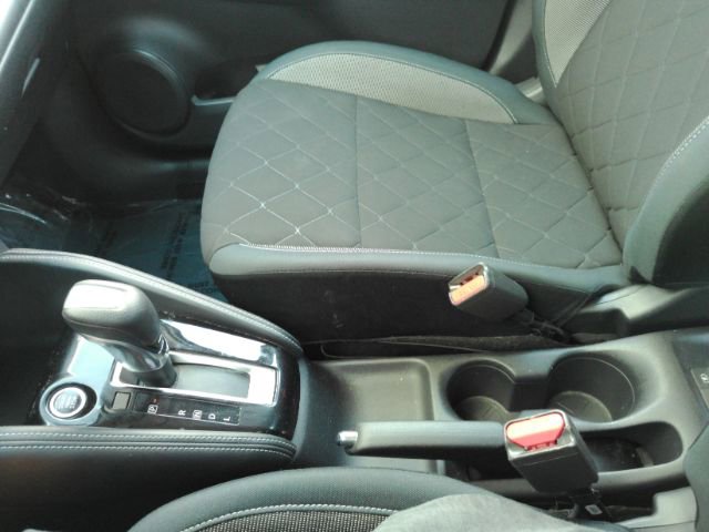 Used 2018 Nissan Kicks SV image 36