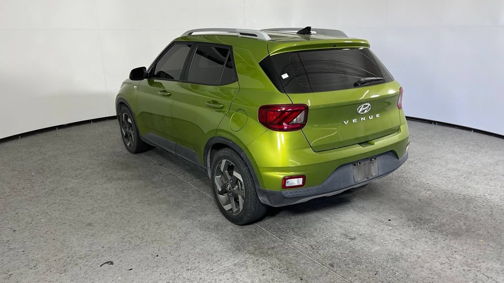 Used 2020 Hyundai Venue SEL w/ Convenience + Premium Package FWD image 5