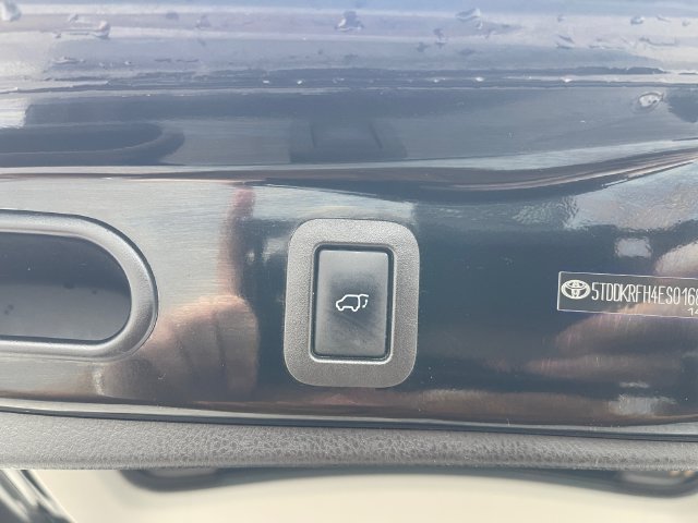 Used 2014 Toyota Highlander Limited Platinum AWD/4WD image 20