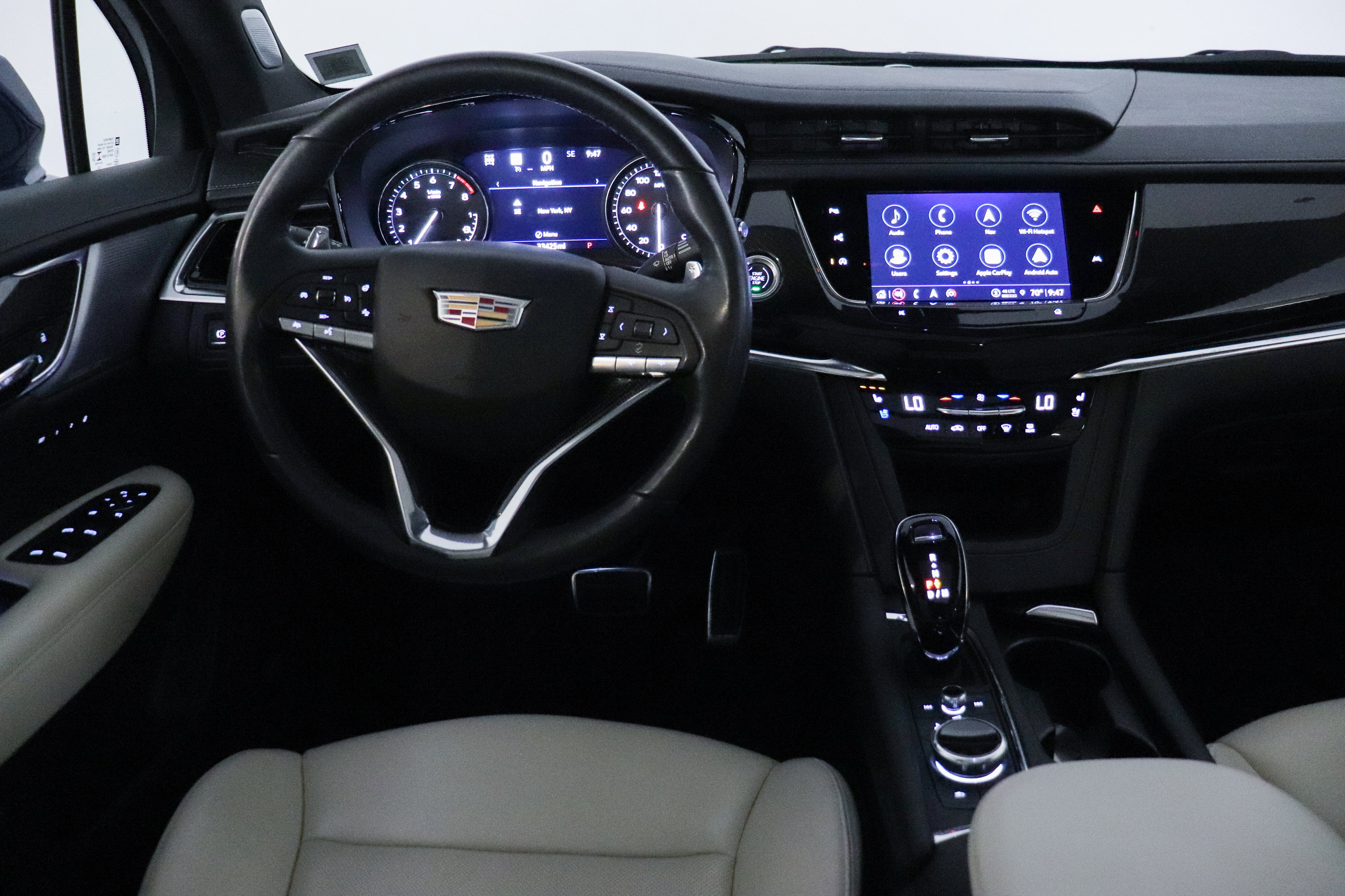 Used 2023 Cadillac XT6 Sport w/ Technology Package image 29