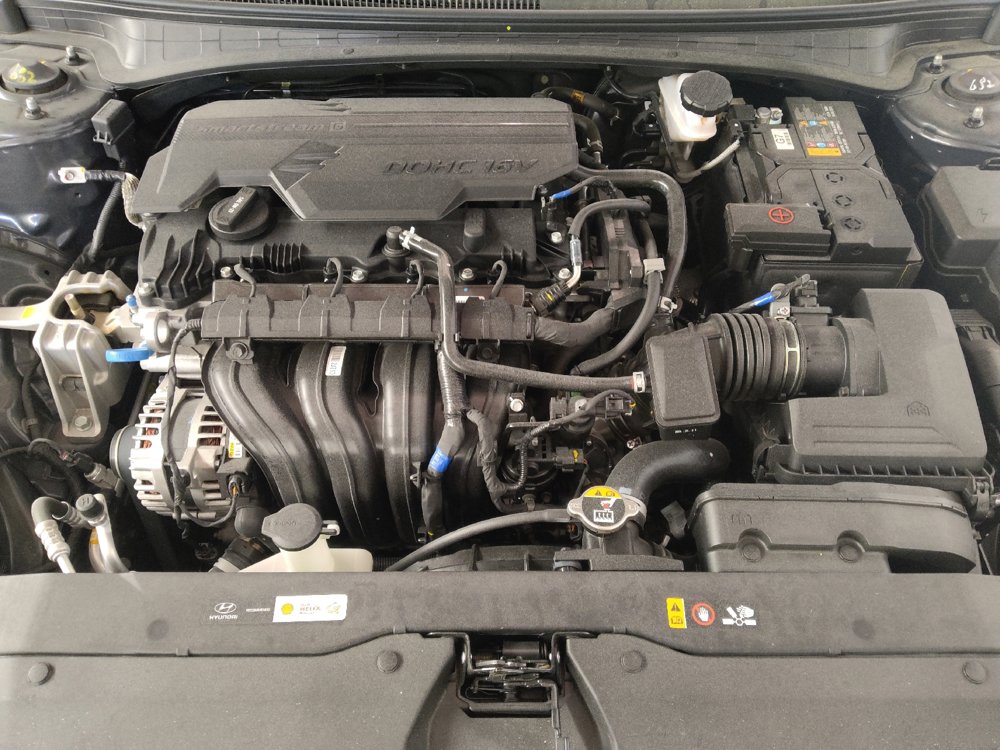 Used 2025 Hyundai Elantra SE image 30