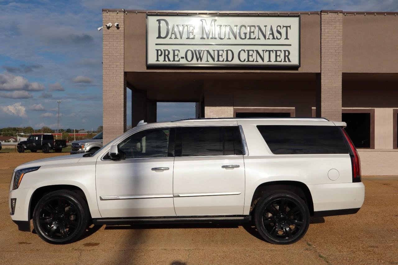 Used 2019 Cadillac Escalade ESV Platinum image 2