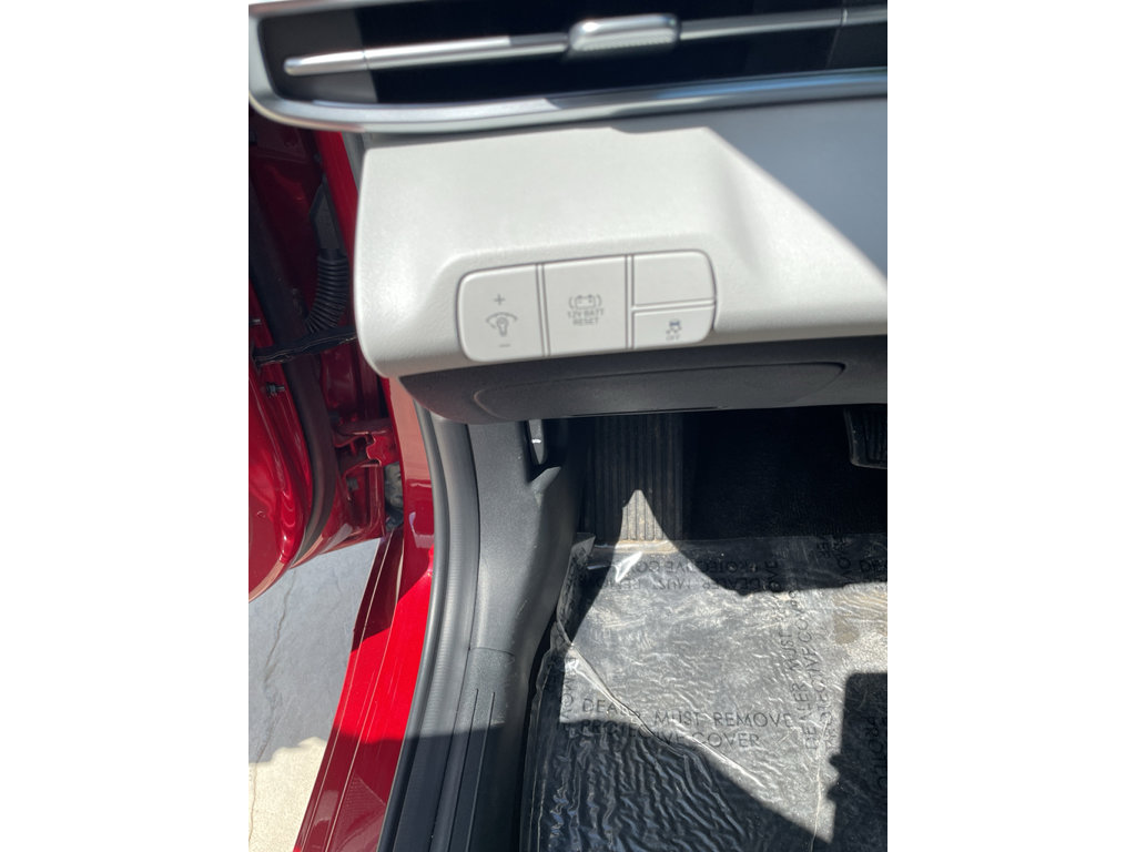 Certified 2025 Hyundai Elantra Limited FWD image 15