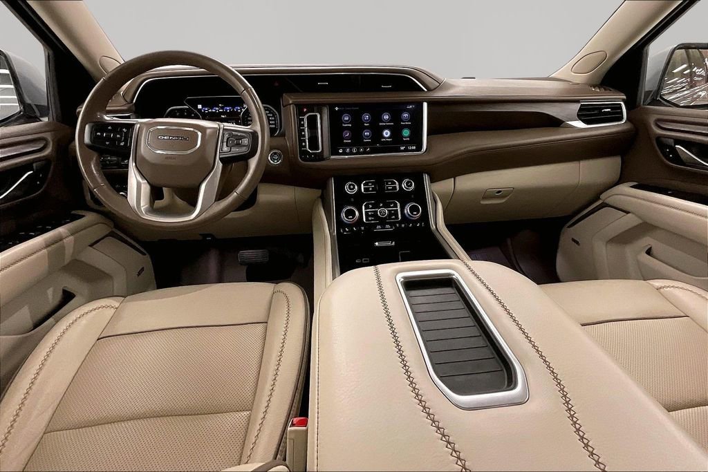 Used 2021 GMC Yukon Denali w/ Advanced Technology Package AWD/4WD image 7