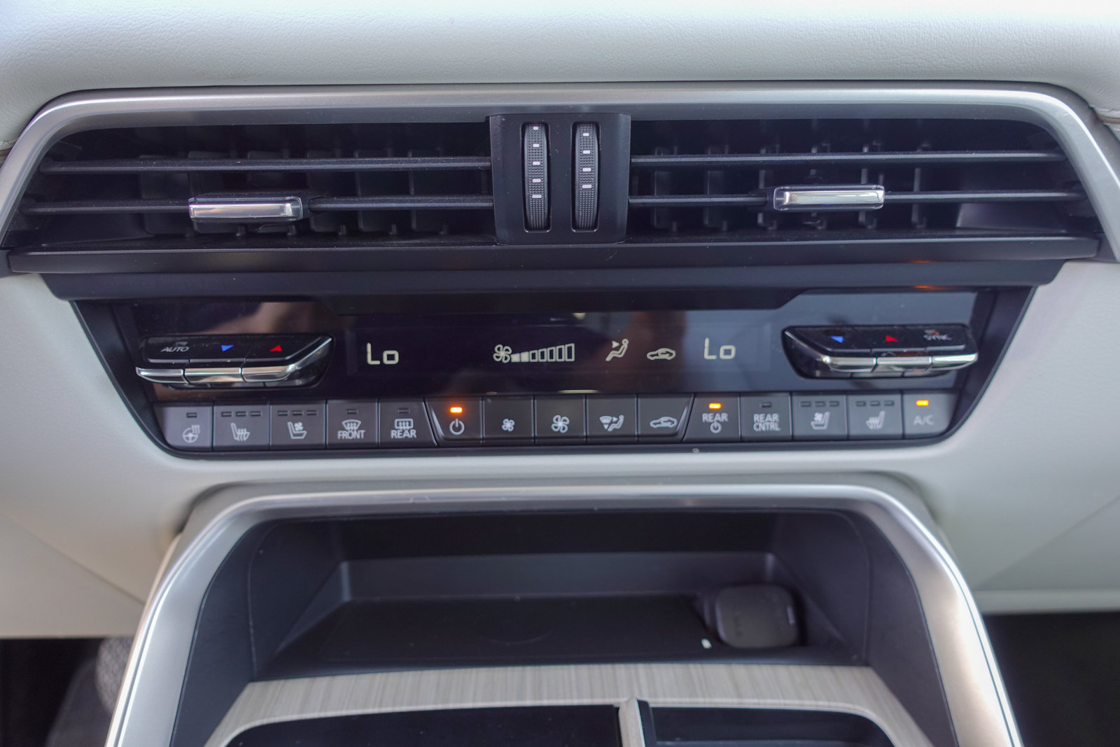 Certified 2024 MAZDA CX-90 Plug-In Hybrid w/ Premium Plus AWD/4WD image 24
