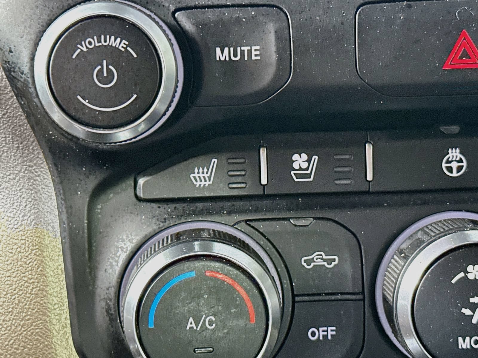 Used 2020 RAM 1500 Laramie AWD/4WD image 19