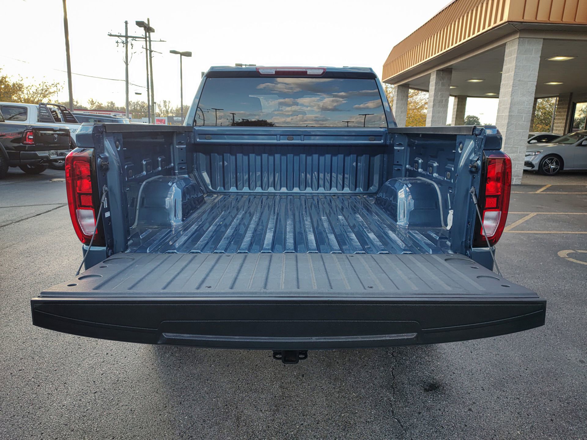 Used 2024 GMC Sierra 1500 Elevation image 40