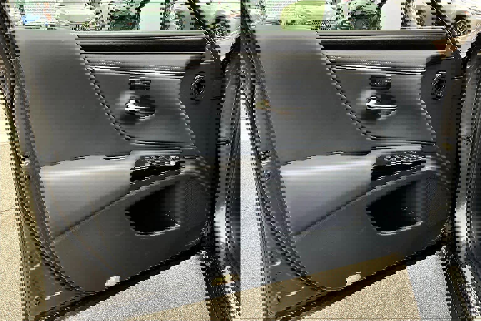 Used 2025 Lexus ES 350 w/ Premium Package image 20