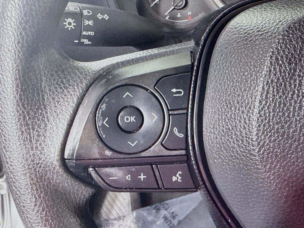 Used 2021 Toyota Corolla LE FWD image 13