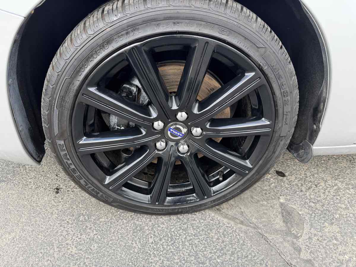 Used 2017 Volvo S60 T5 Inscription image 8