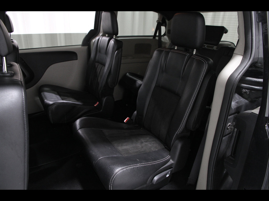 Used 2019 Dodge Grand Caravan SXT FWD image 18