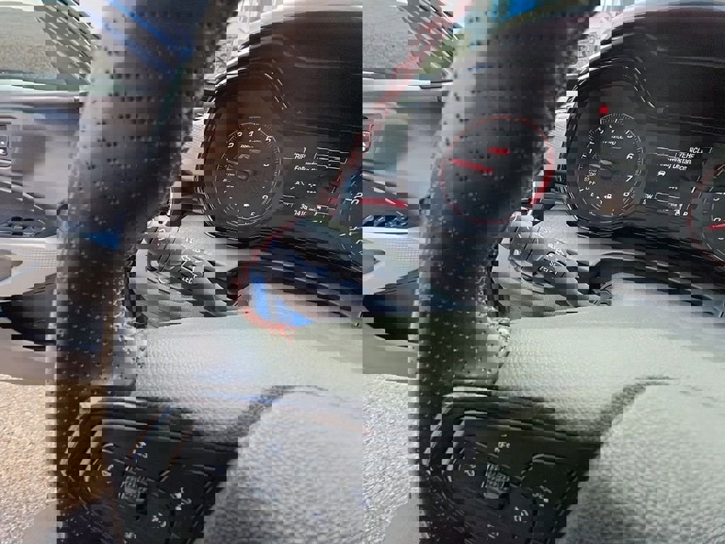 Used 2024 Chevrolet Trax RS w/ Sunroof Package image 16