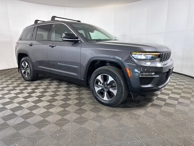 Used 2023 Jeep Grand Cherokee 4WD 4xe image 3
