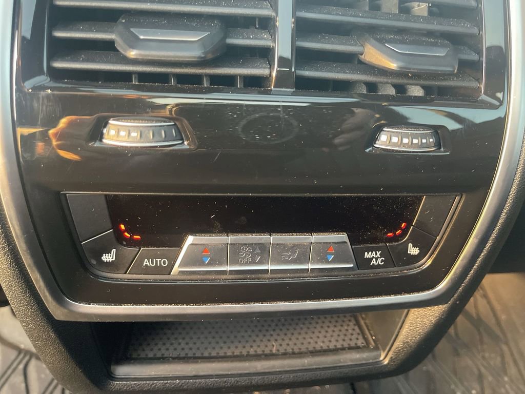 Used 2023 BMW X7 M60i image 41