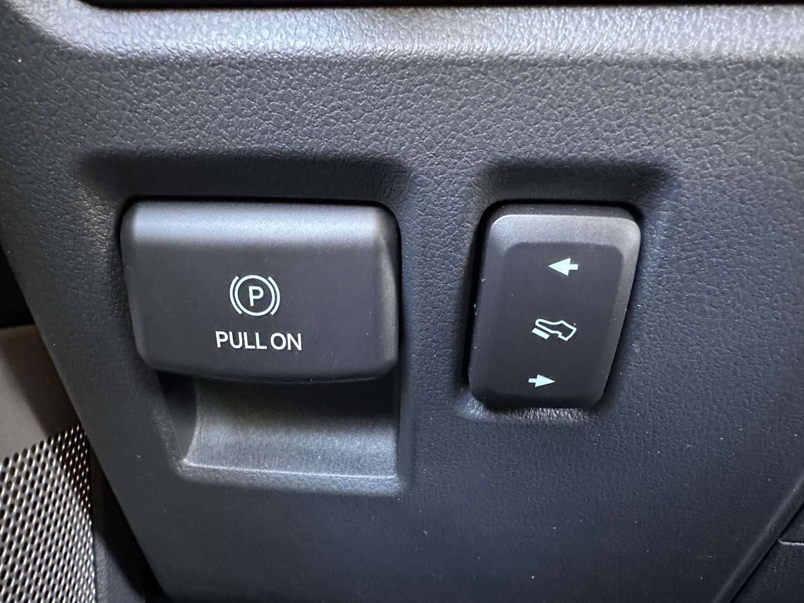 Used 2022 Ford F150 Lariat w/ Equipment Group 502A High image 19