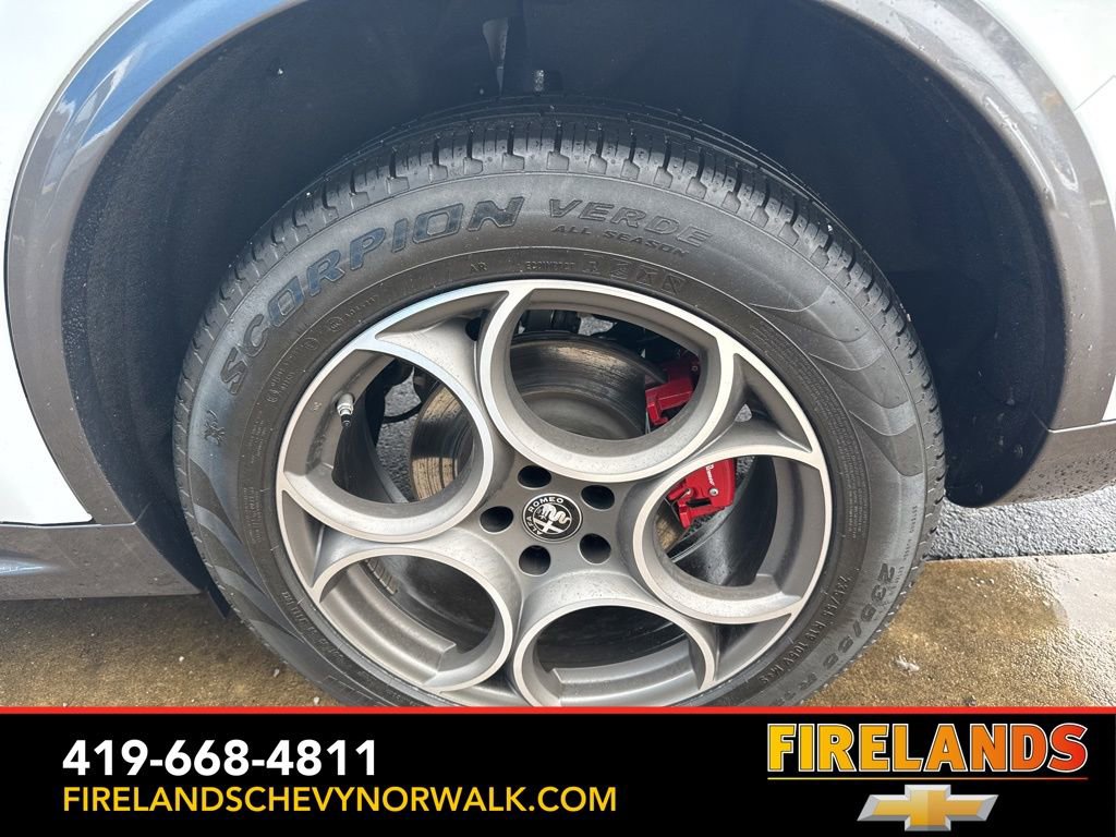 Used 2022 Alfa Romeo Stelvio Ti image 18