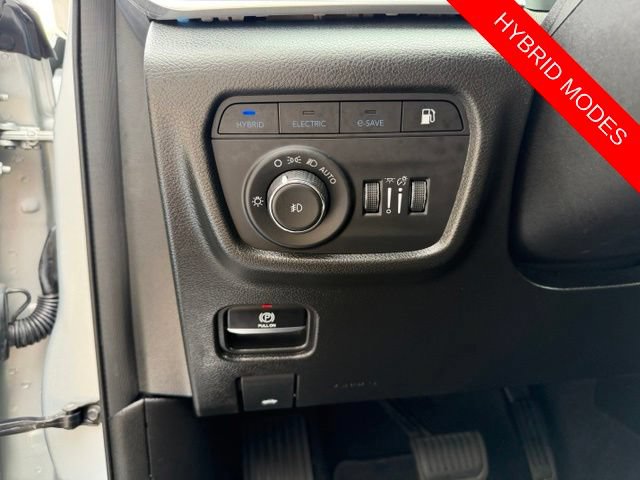 Used 2023 Jeep Grand Cherokee Overland w/ Advanced Protech Group III AWD/4WD image 35