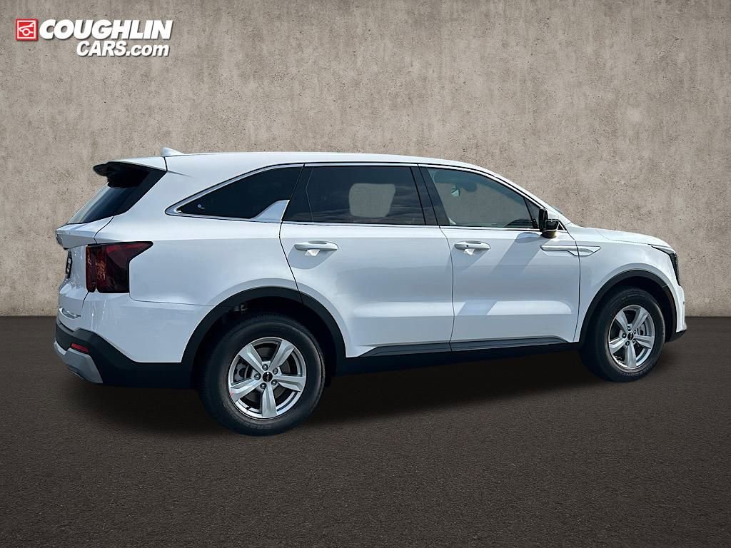 New 2025 Kia Sorento LX image 4