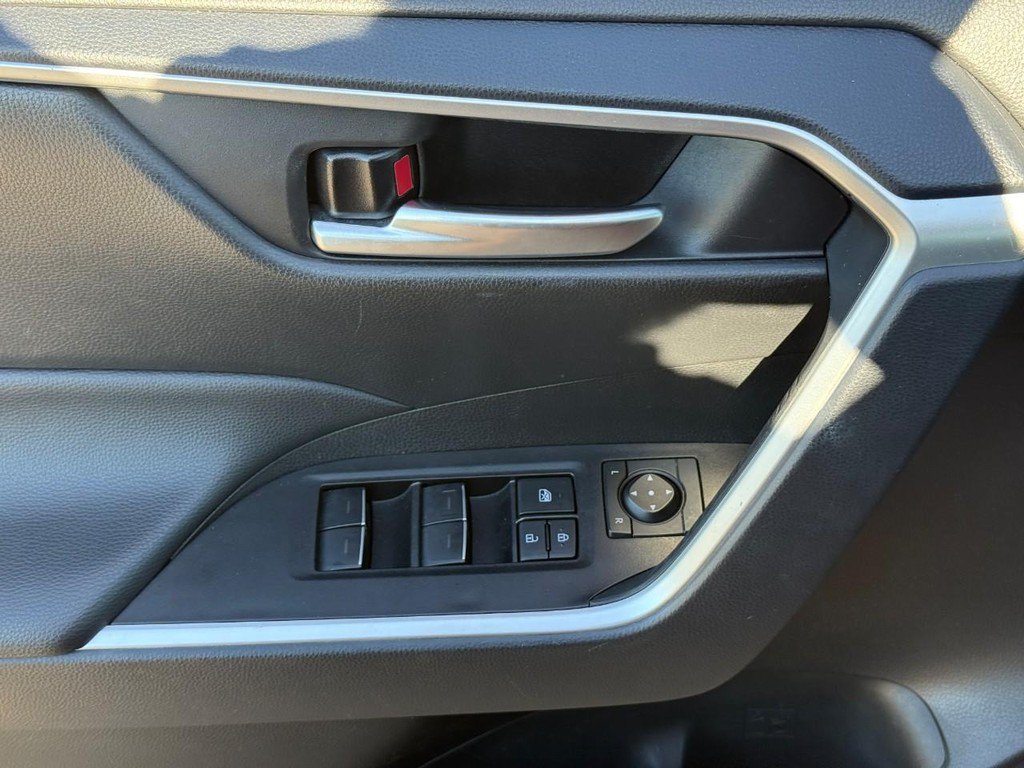 Certified 2025 Toyota RAV4 XLE AWD/4WD image 19