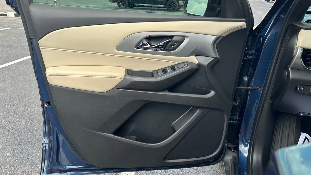 Used 2022 Chevrolet Traverse LS image 22