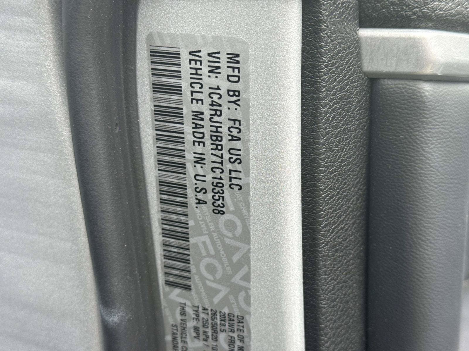 Used 2026 Jeep Grand Cherokee Limited w/ Limited Altitude Package AWD/4WD image 32