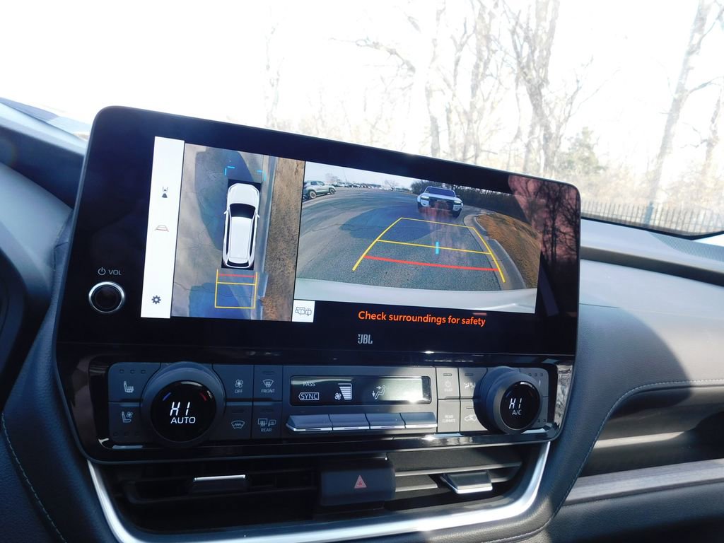 Used 2024 Toyota Grand Highlander Limited image 11