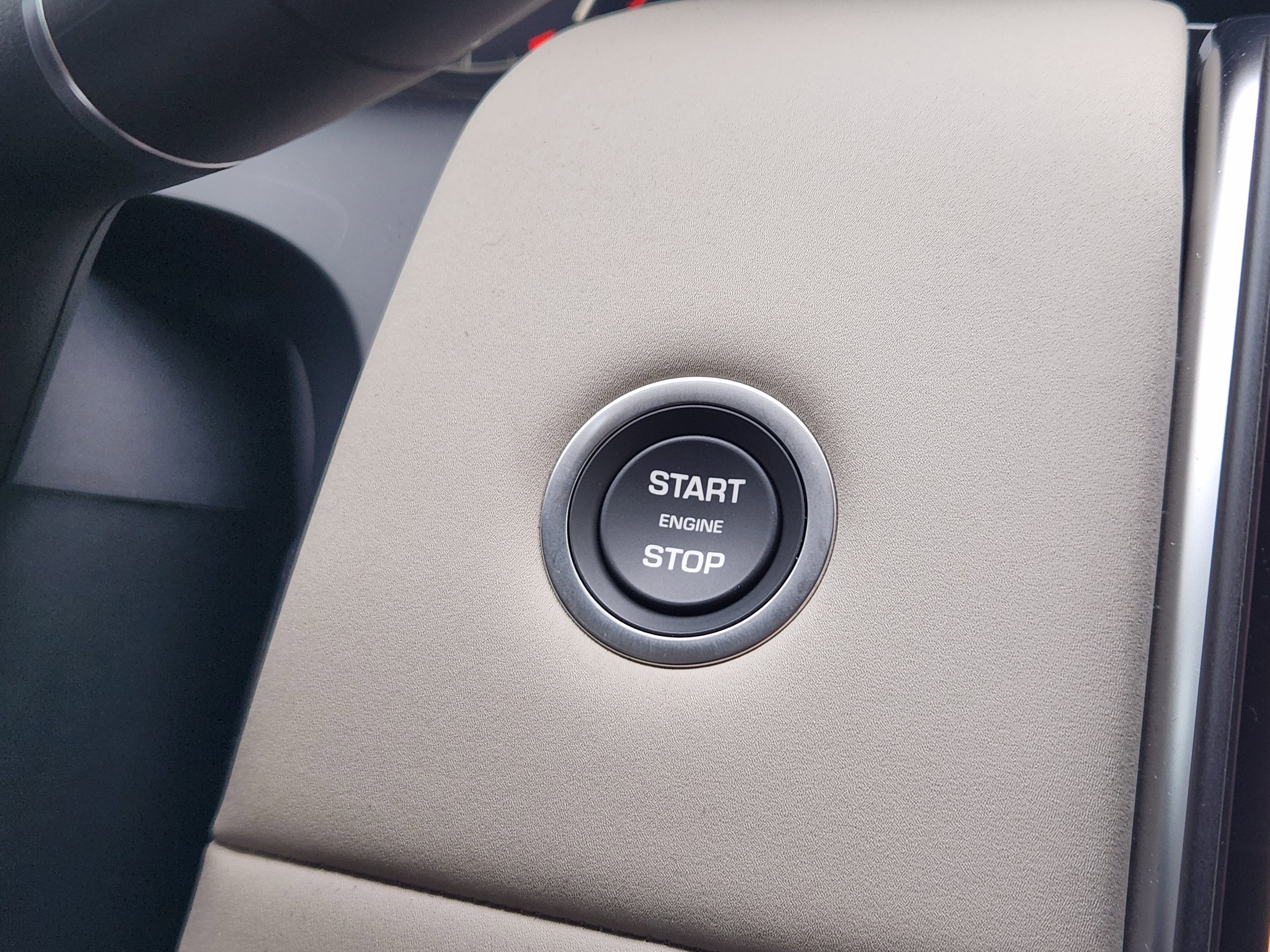 New 2025 Land Rover Discovery Sport S image 20