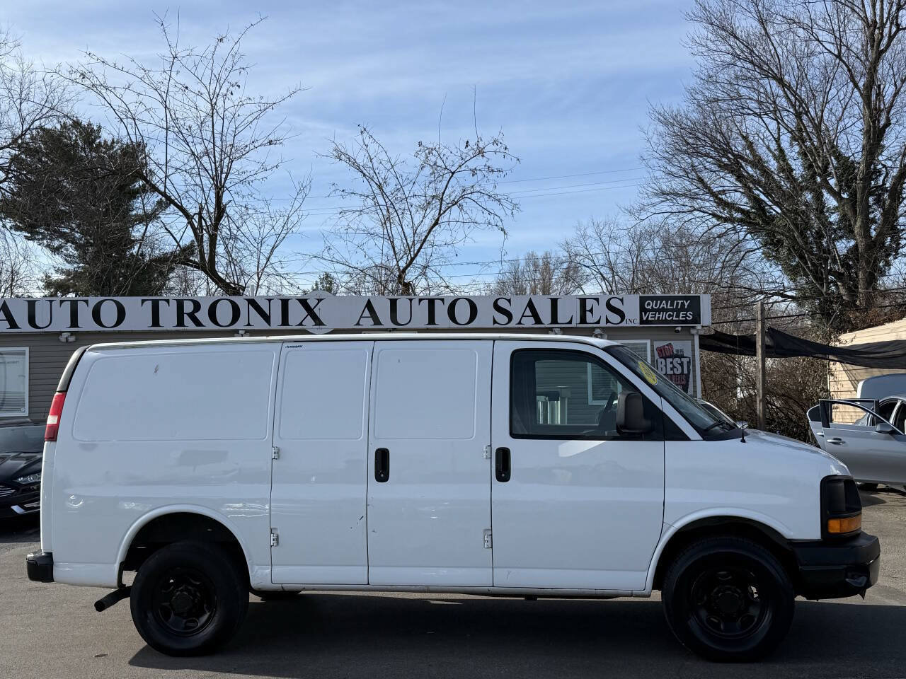 Used 2012 Chevrolet Express 2500 RWD image 5