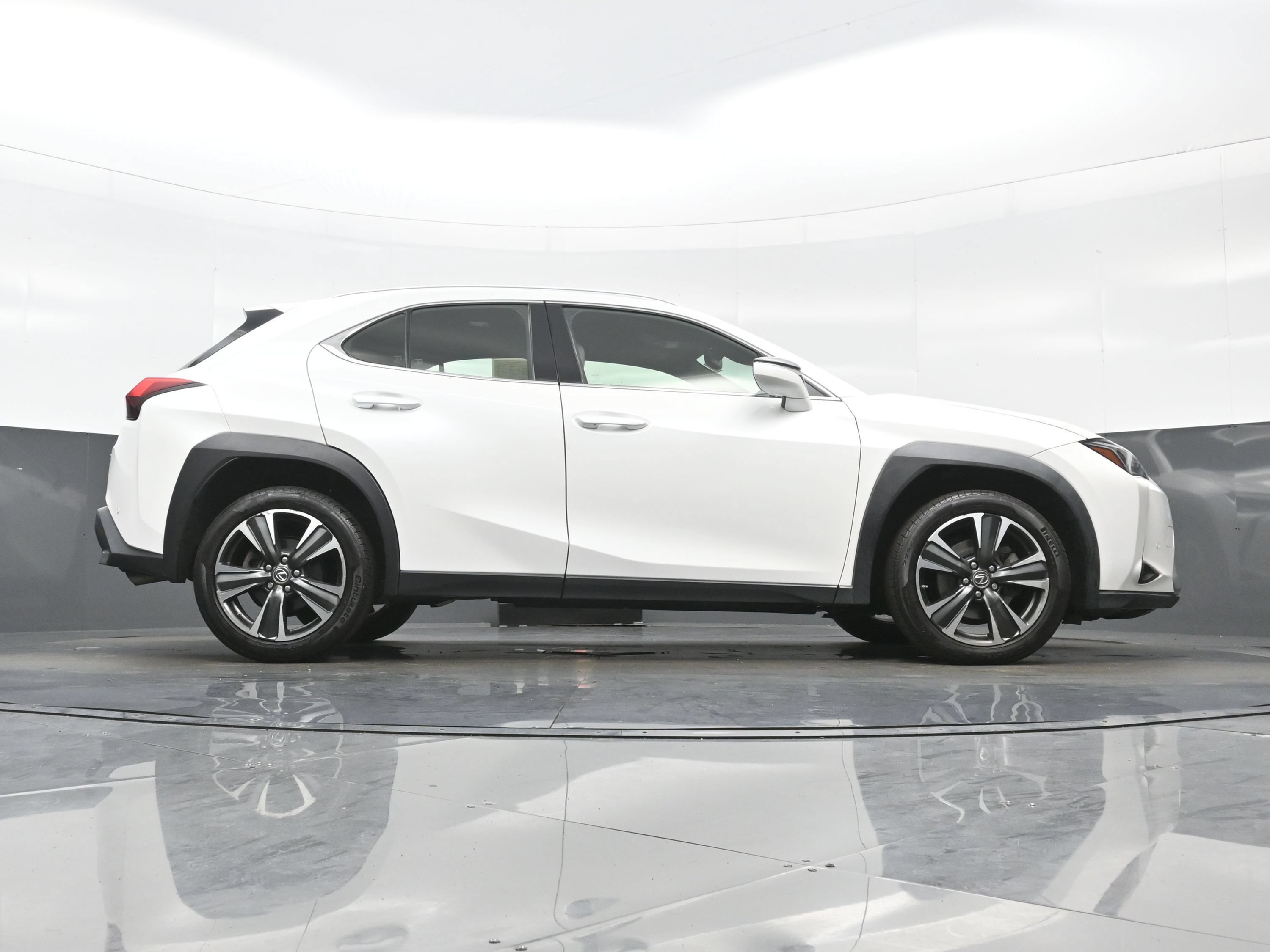 Used 2020 Lexus UX 250h w/ Premium Package AWD/4WD image 38