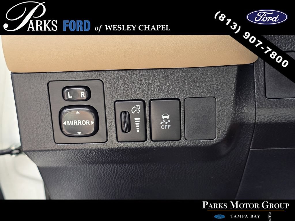 Used 2015 Toyota RAV4 Limited FWD image 29