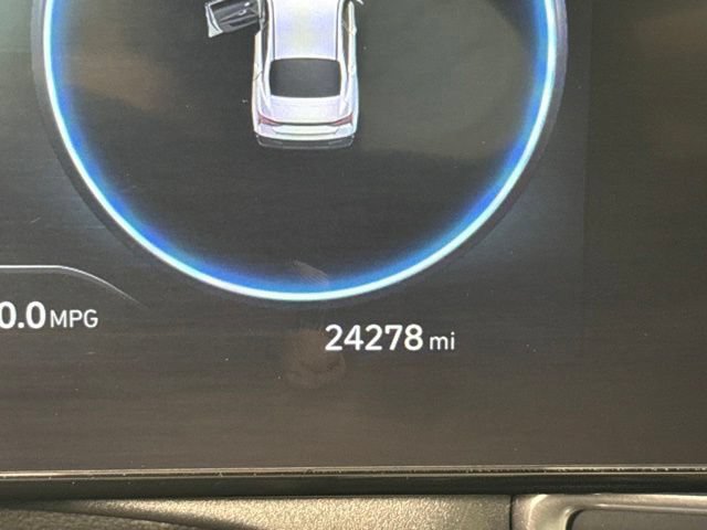 Used 2024 Hyundai Elantra SEL FWD image 21