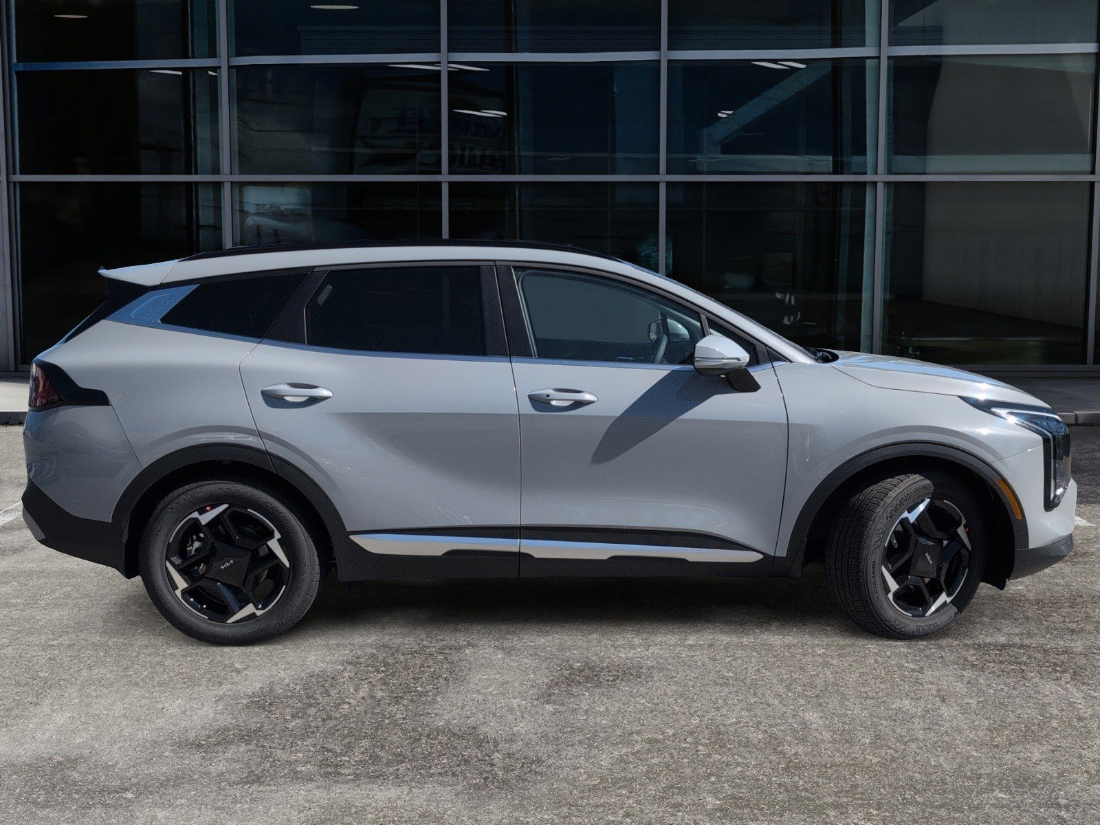 New 2026 Kia Sportage EX image 3