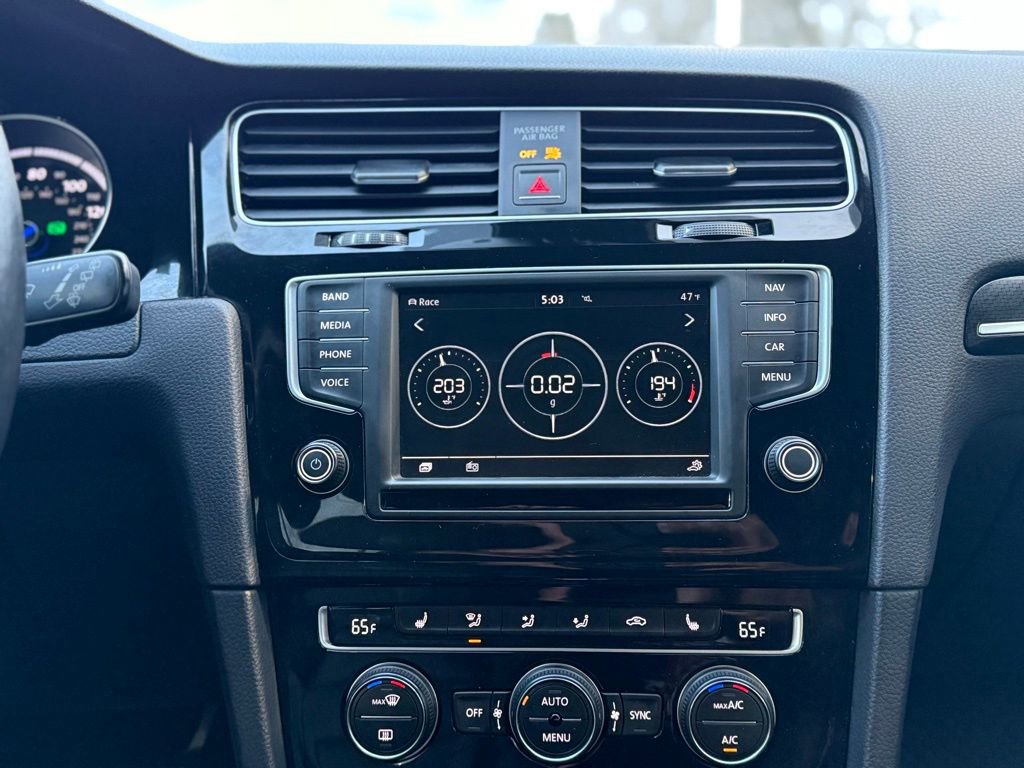 Used 2017 Volkswagen Golf R 4-Door image 25