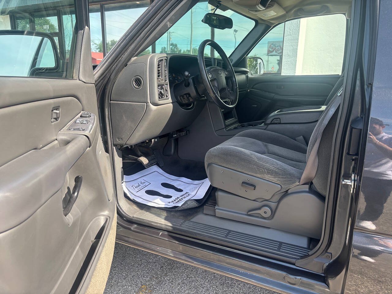 Used 2005 Chevrolet Silverado 2500 LS AWD/4WD image 17