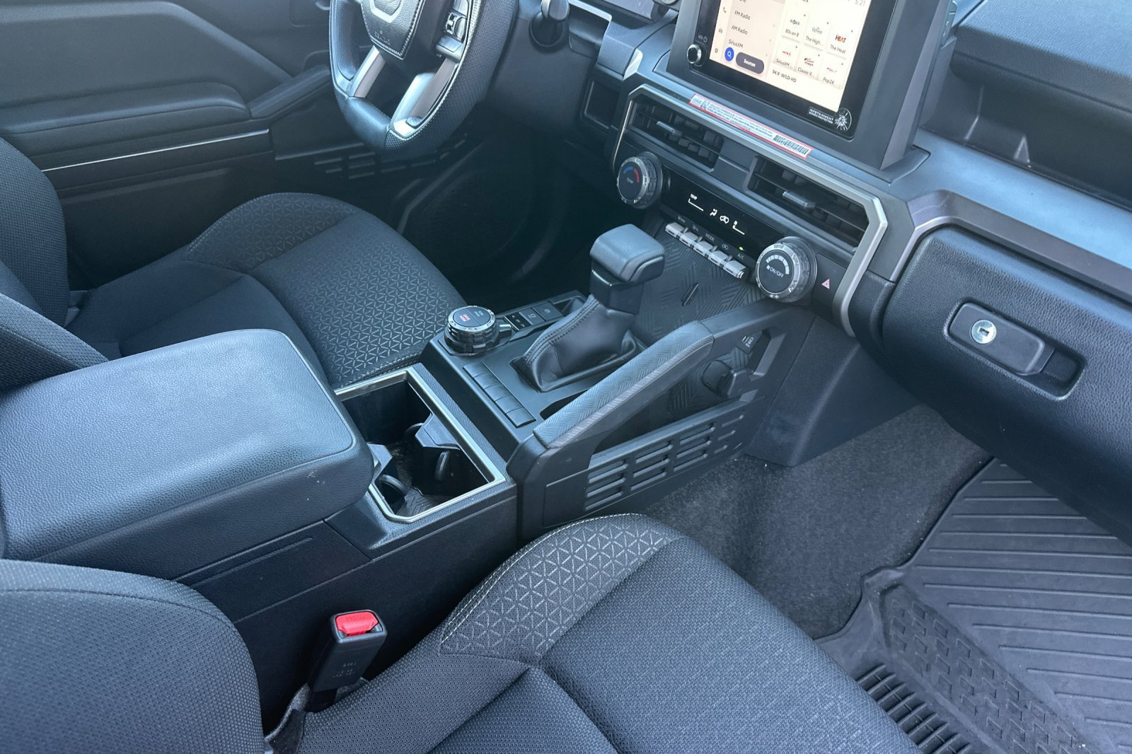 Used 2025 Toyota 4Runner SR5 AWD/4WD image 19
