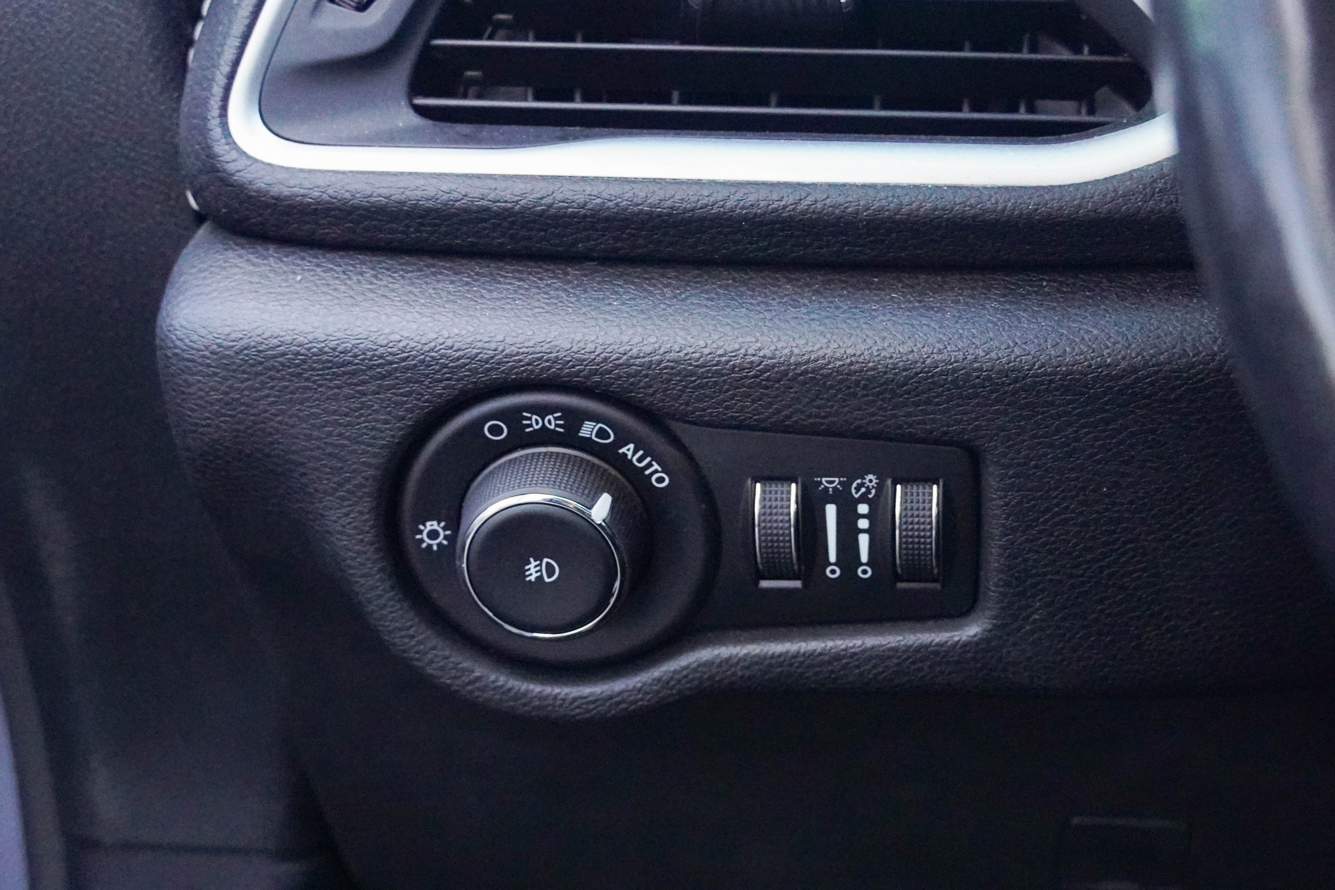 Used 2021 Chrysler Pacifica Touring w/ S Appearance Package FWD image 16
