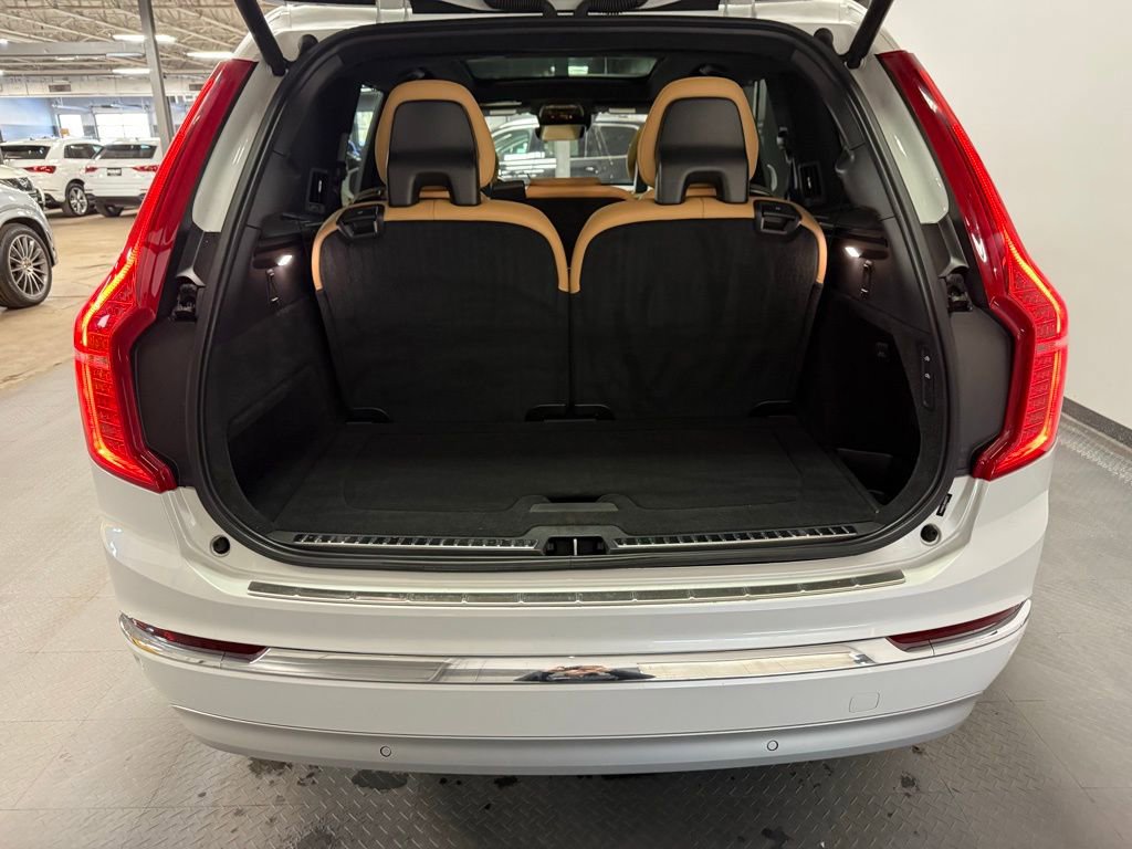 Used 2022 Volvo XC90 T8 Inscription w/ Lounge Package image 22