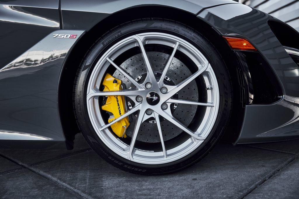 Used 2026 McLaren 750S Spider image 30